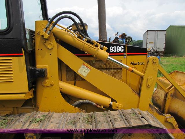 image for item D3985 2002 Caterpillar 939C track loader