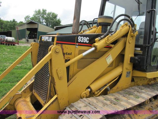 image for item D3985 2002 Caterpillar 939C track loader