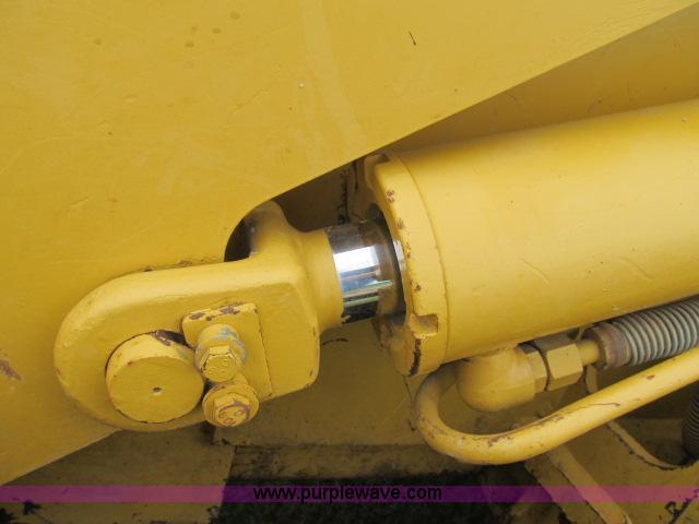 image for item D3985 2002 Caterpillar 939C track loader