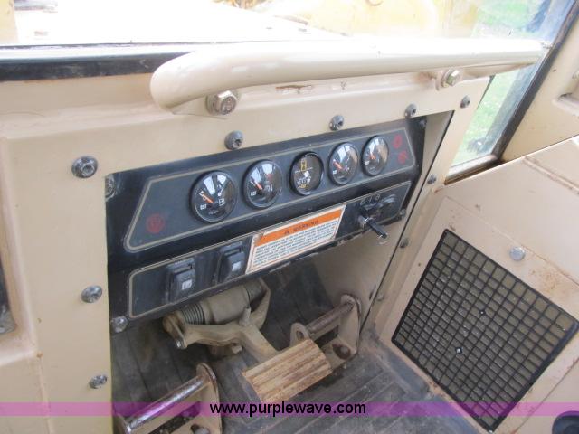 image for item D3985 2002 Caterpillar 939C track loader