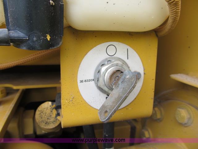 image for item D3985 2002 Caterpillar 939C track loader