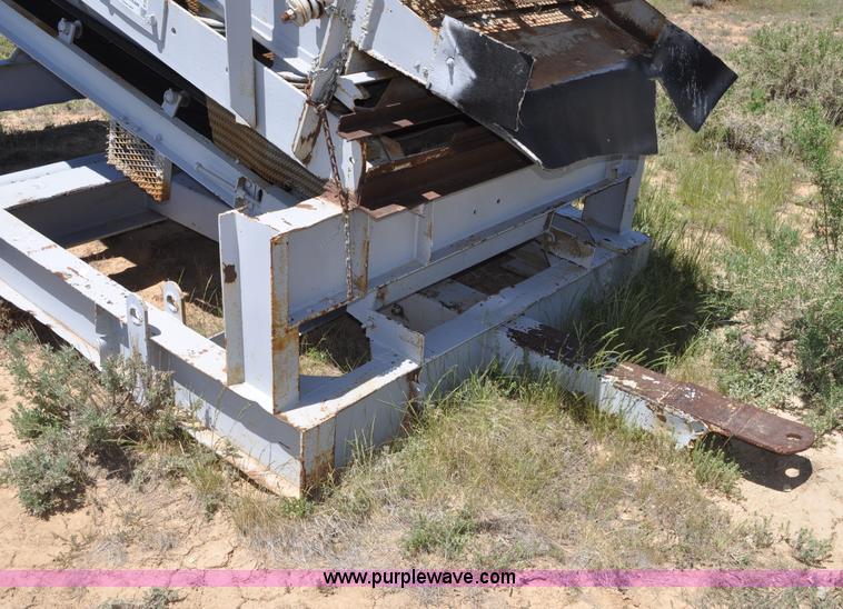 image for item F2002 Deister vibrating screen