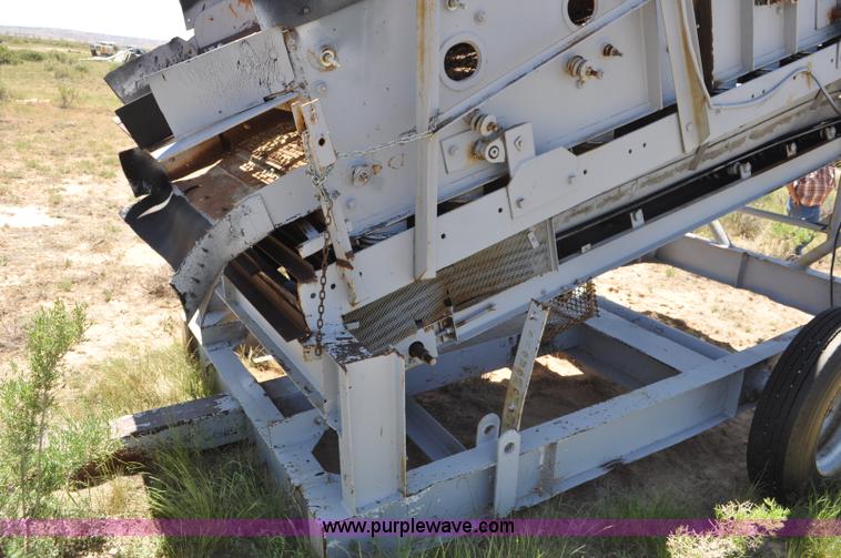 image for item F2002 Deister vibrating screen