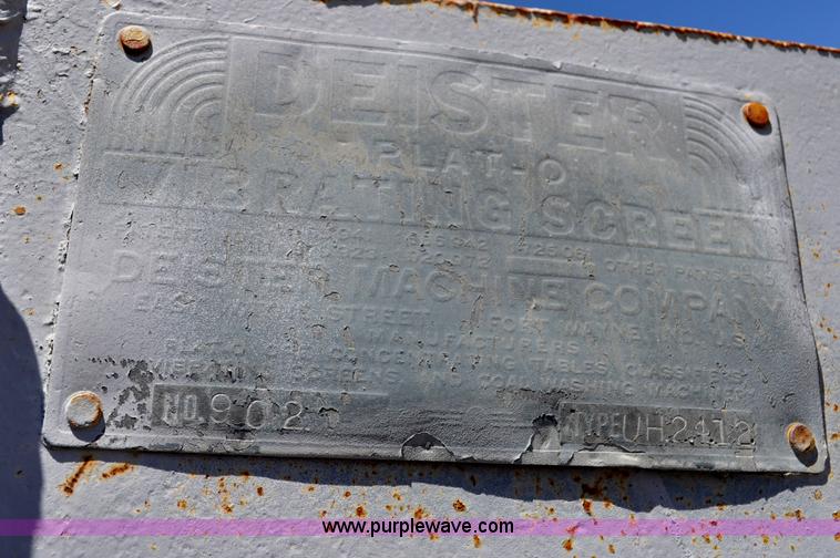 image for item F2002 Deister vibrating screen