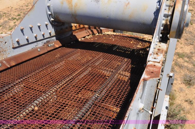 image for item F2002 Deister vibrating screen