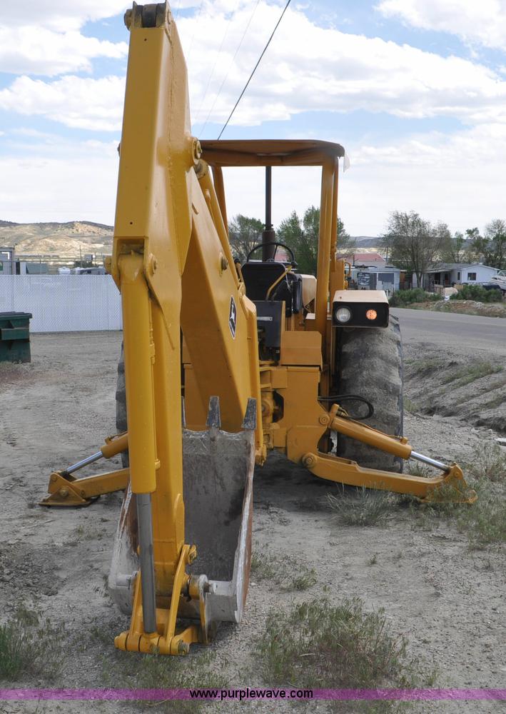 image for item F2004 John Deere 500C backhoe