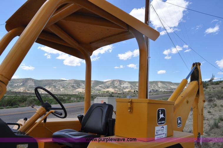 image for item F2004 John Deere 500C backhoe