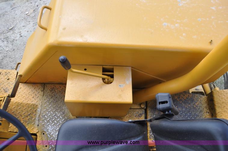 image for item F2004 John Deere 500C backhoe