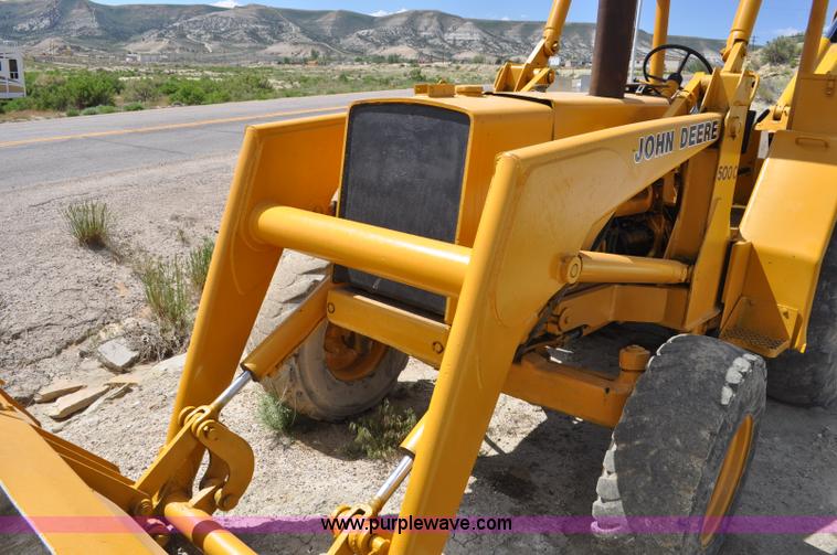 image for item F2004 John Deere 500C backhoe