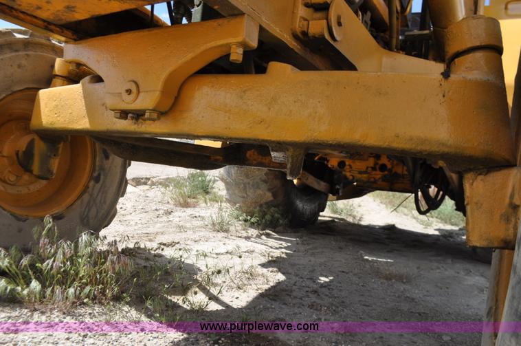 image for item F2004 John Deere 500C backhoe