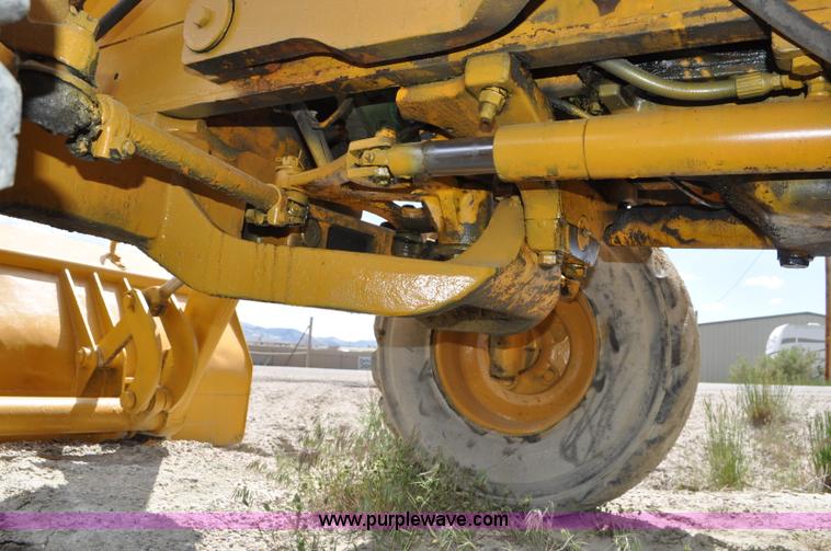 image for item F2004 John Deere 500C backhoe