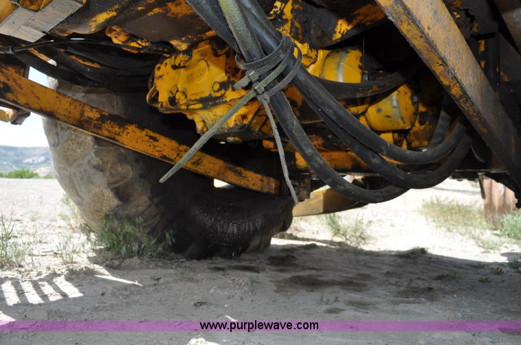 image for item F2004 John Deere 500C backhoe