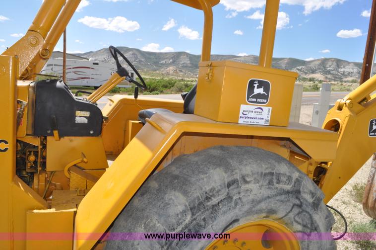 image for item F2004 John Deere 500C backhoe