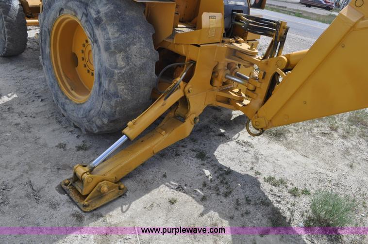 image for item F2004 John Deere 500C backhoe