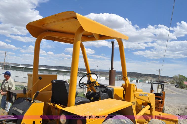 image for item F2004 John Deere 500C backhoe