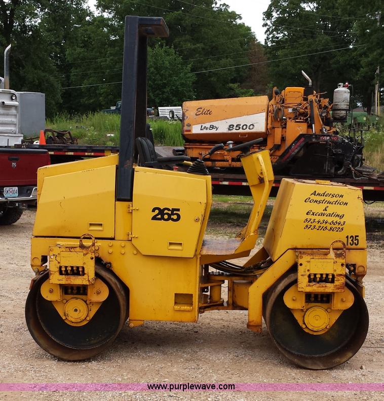 image for item F4905 Vibromax 265 articulated double drum roller