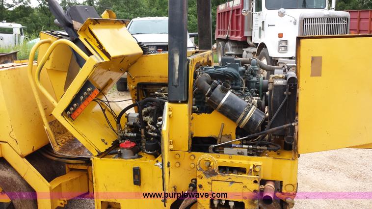 image for item F4905 Vibromax 265 articulated double drum roller