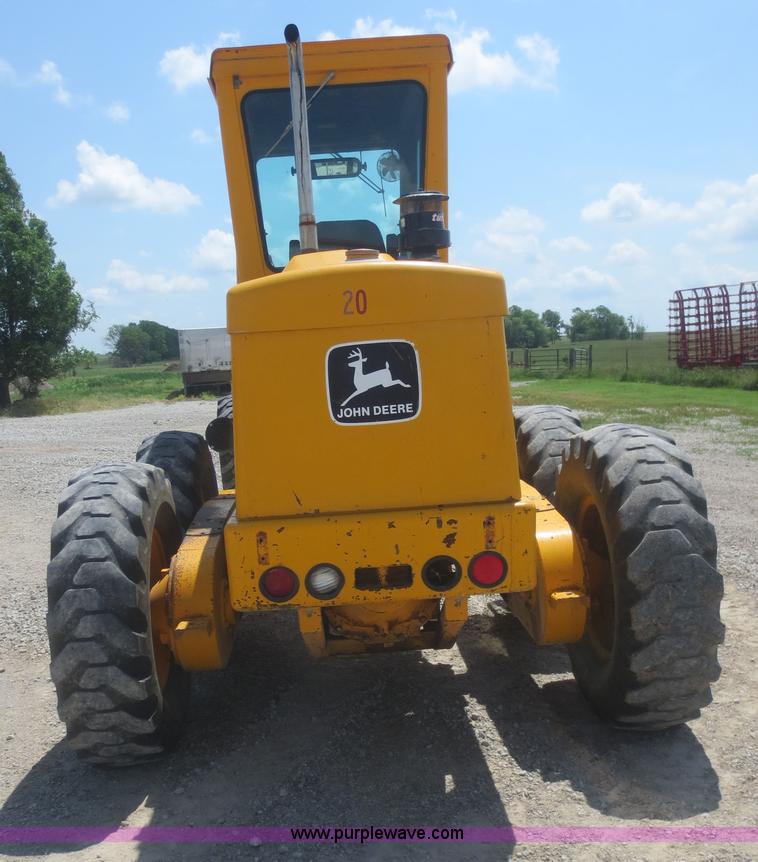 image for item F6999 1984 John Deere 570A articulated motor grader