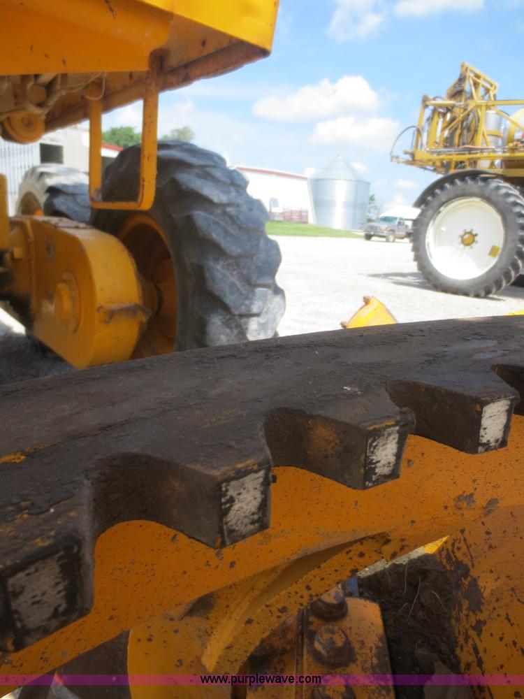 image for item F6999 1984 John Deere 570A articulated motor grader