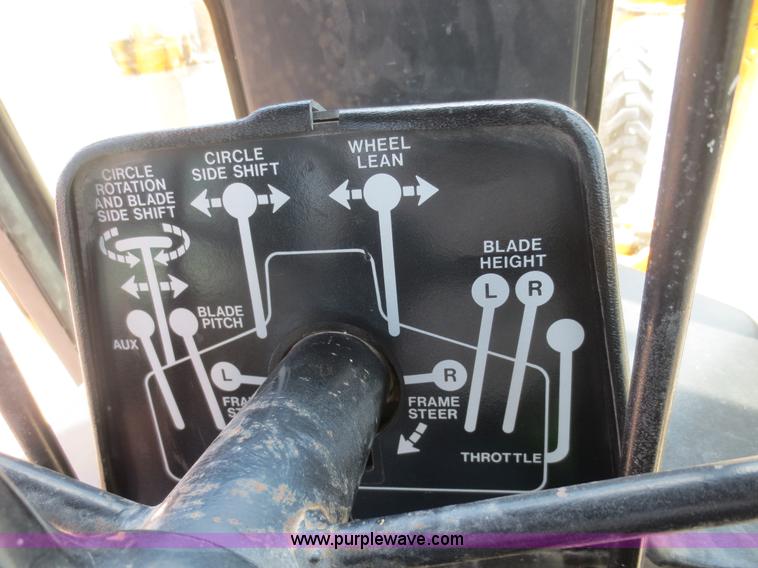 image for item F6999 1984 John Deere 570A articulated motor grader