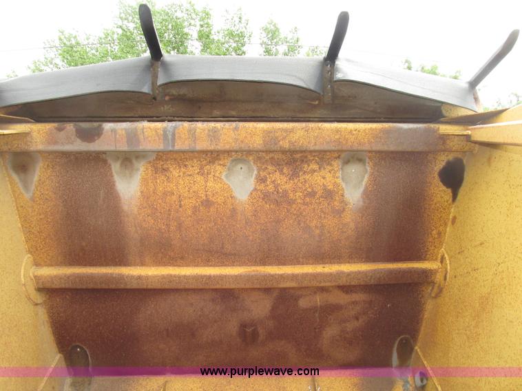 image for item F7393 1988 Load King 2027-0-3 belly dump trailer