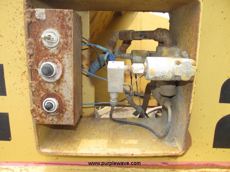 image for item F7393 1988 Load King 2027-0-3 belly dump trailer