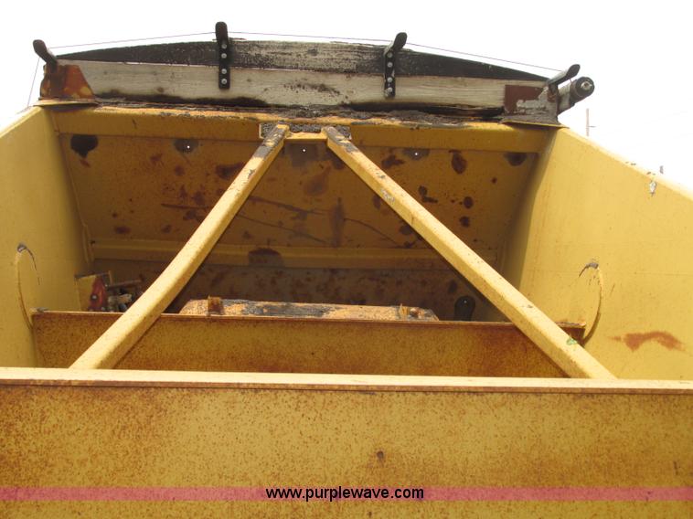 image for item F7393 1988 Load King 2027-0-3 belly dump trailer