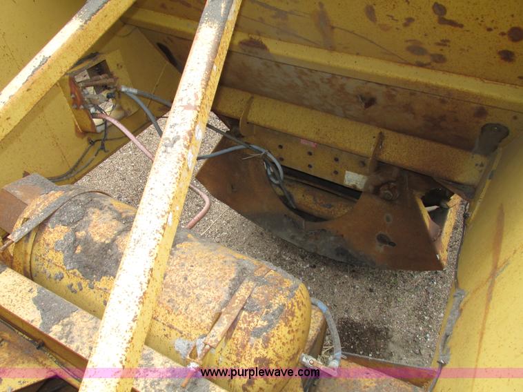 image for item F7393 1988 Load King 2027-0-3 belly dump trailer