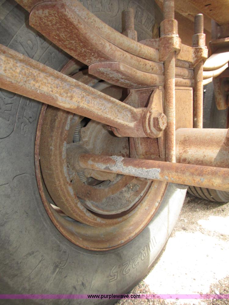 image for item F7393 1988 Load King 2027-0-3 belly dump trailer