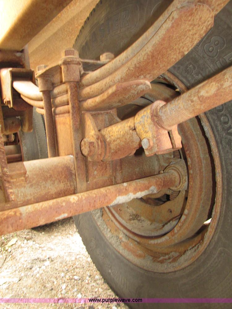 image for item F7393 1988 Load King 2027-0-3 belly dump trailer