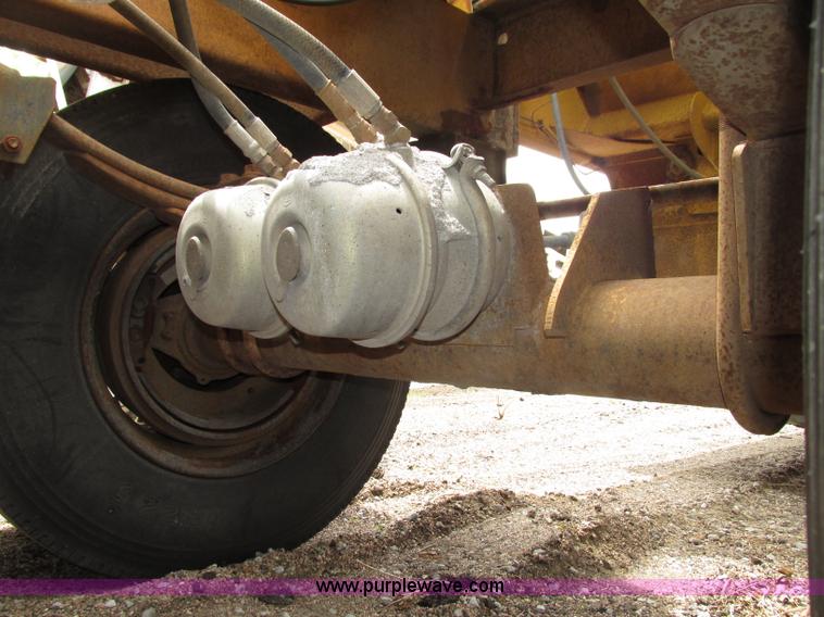 image for item F7393 1988 Load King 2027-0-3 belly dump trailer