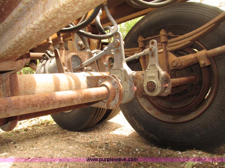 image for item F7393 1988 Load King 2027-0-3 belly dump trailer