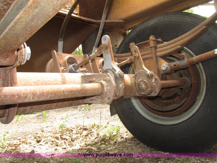 image for item F7393 1988 Load King 2027-0-3 belly dump trailer