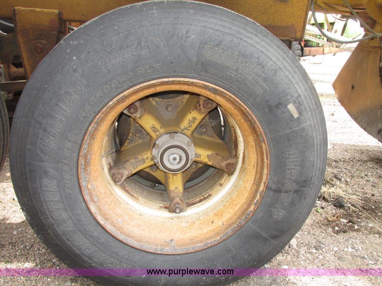 image for item F7393 1988 Load King 2027-0-3 belly dump trailer