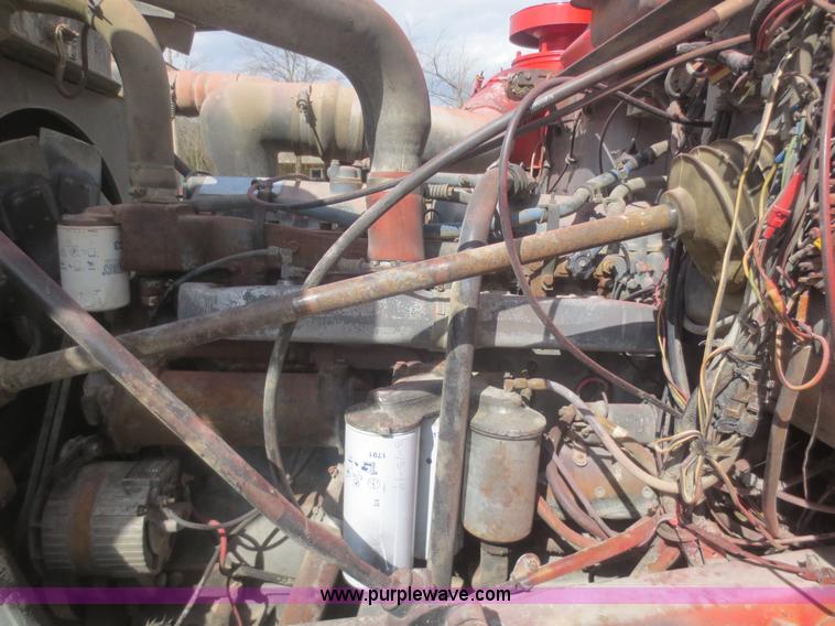 image for item F8227 1990 Mack RD690S dump truck