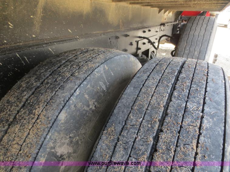 image for item F8227 1990 Mack RD690S dump truck