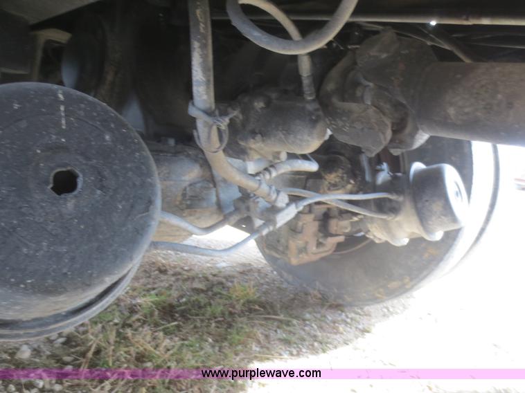 image for item F8227 1990 Mack RD690S dump truck