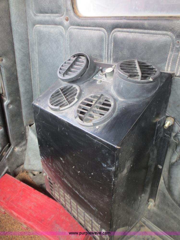 image for item F8227 1990 Mack RD690S dump truck