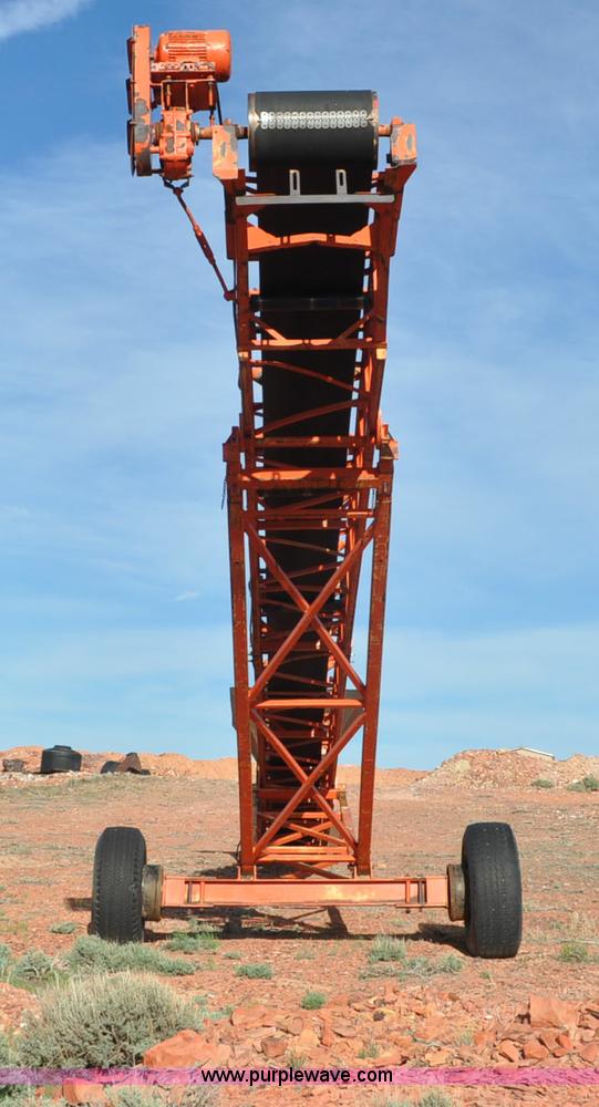 image for item G6493 Stacking conveyor