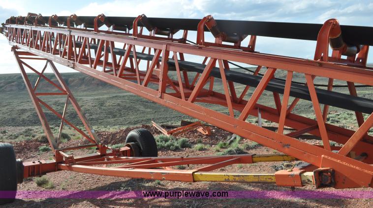 image for item G6493 Stacking conveyor