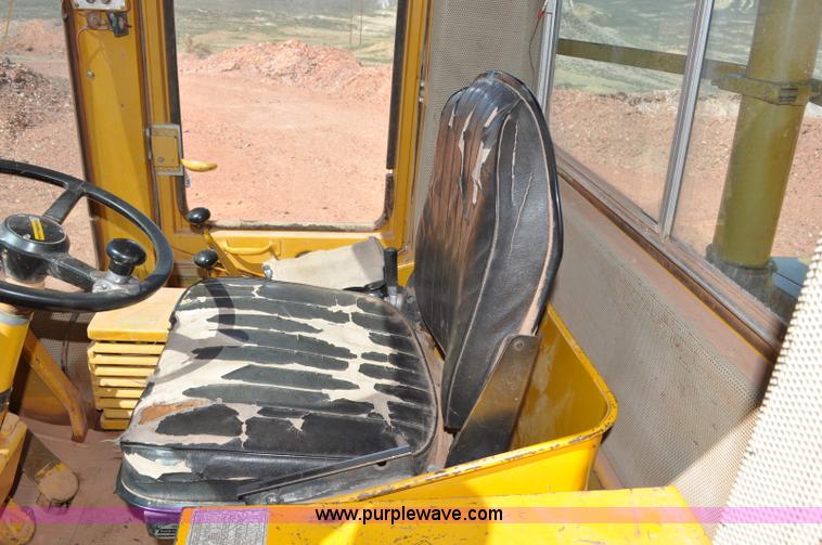 image for item G6496 1977 Caterpillar 950 wheel loader