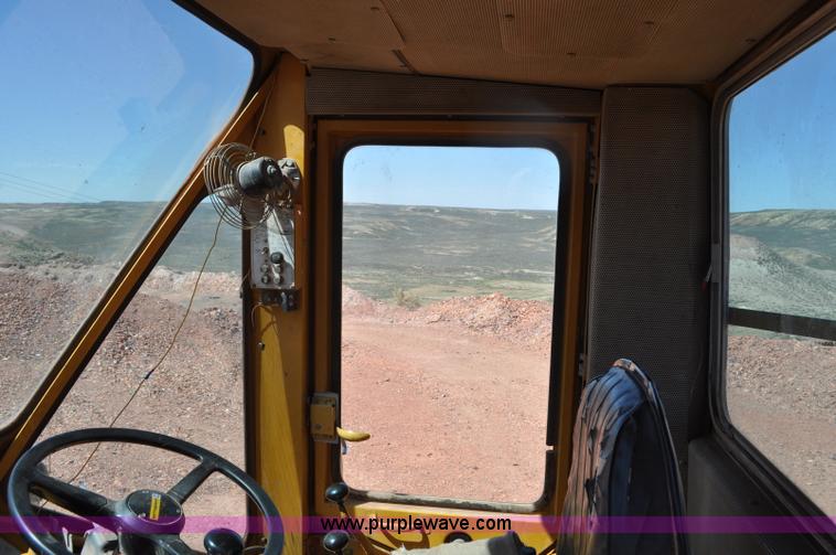 image for item G6496 1977 Caterpillar 950 wheel loader