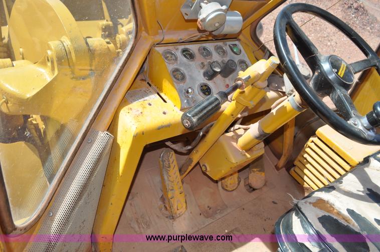 image for item G6496 1977 Caterpillar 950 wheel loader