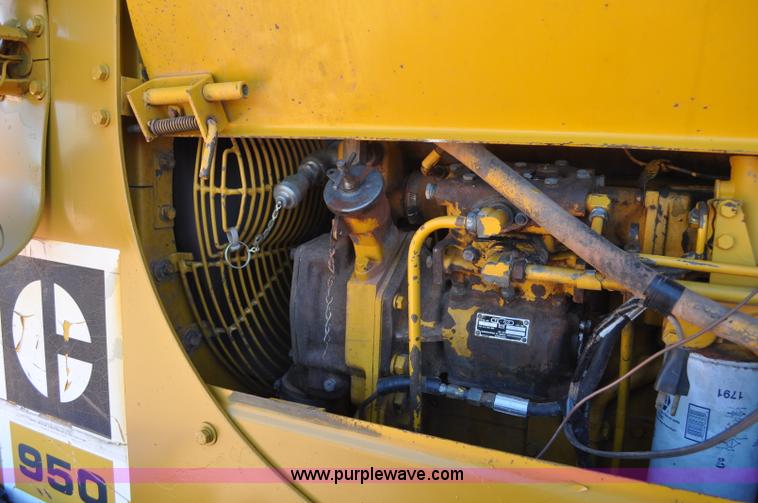 image for item G6496 1977 Caterpillar 950 wheel loader