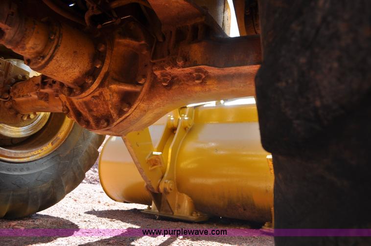 image for item G6496 1977 Caterpillar 950 wheel loader