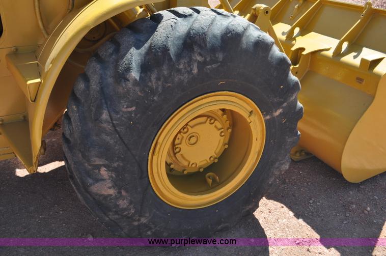 image for item G6496 1977 Caterpillar 950 wheel loader