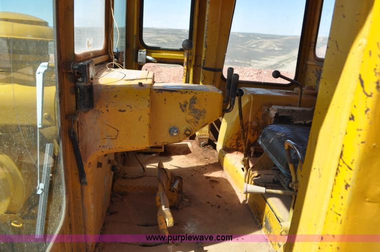 image for item G6497 1973 Caterpillar D7 Series F dozer