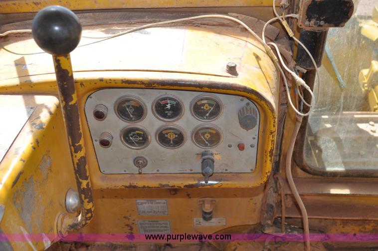 image for item G6497 1973 Caterpillar D7 Series F dozer