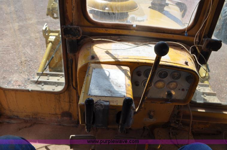 image for item G6497 1973 Caterpillar D7 Series F dozer