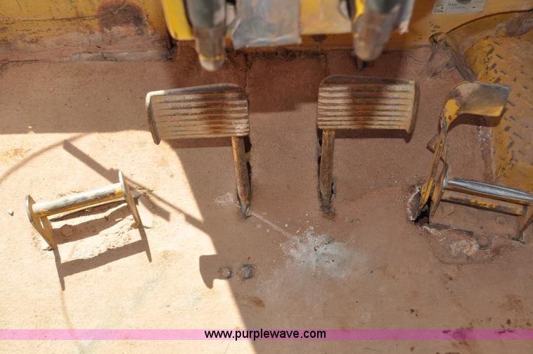 image for item G6497 1973 Caterpillar D7 Series F dozer